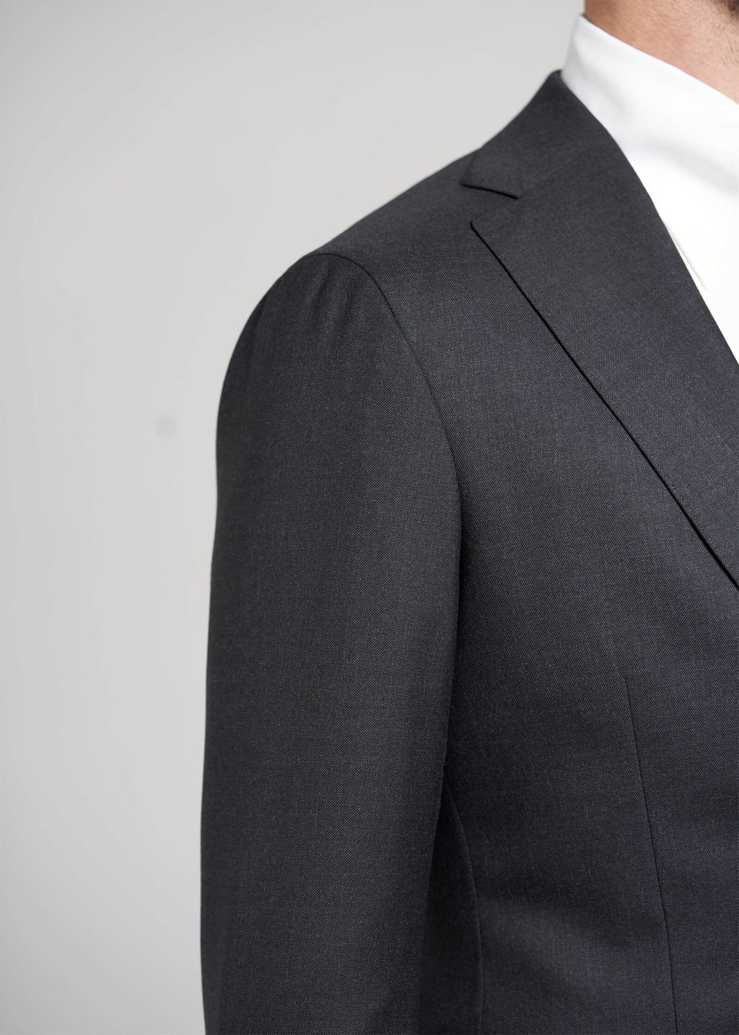 Charcoal-S120's-Mond-Custom-Suit-Details-Shoulder