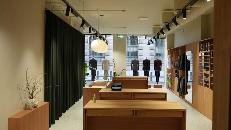 Mond oslo store in the city center, offering custom tailoring