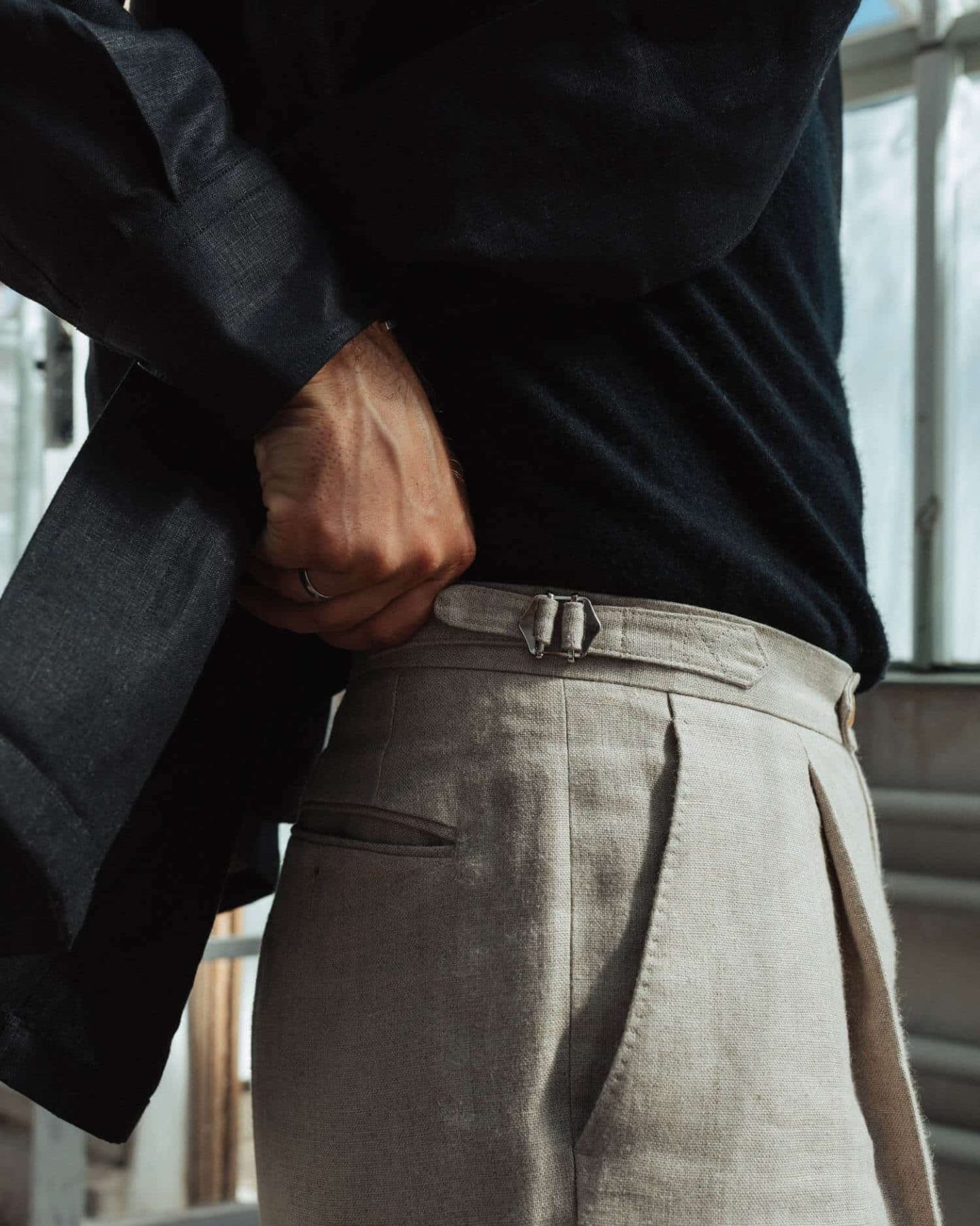 Mxw-mond-of-copenhagen-aw21-black-linen-overshirt-oatmeal-linen-trousers-6