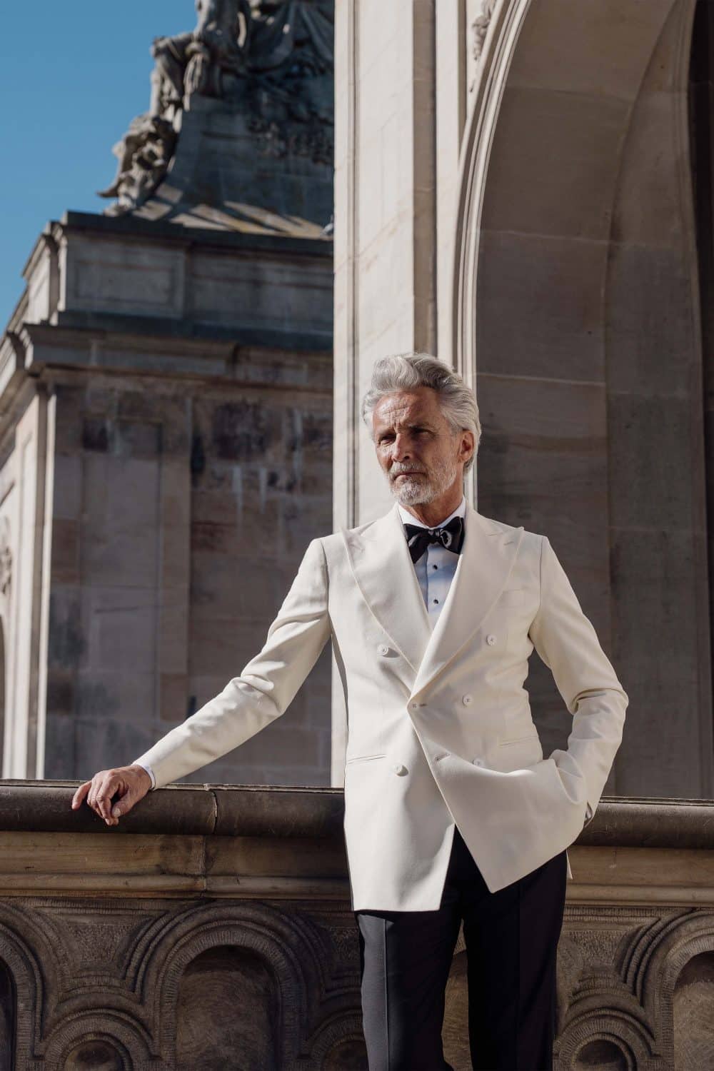 Off-white dinner jacket, wedding smoking