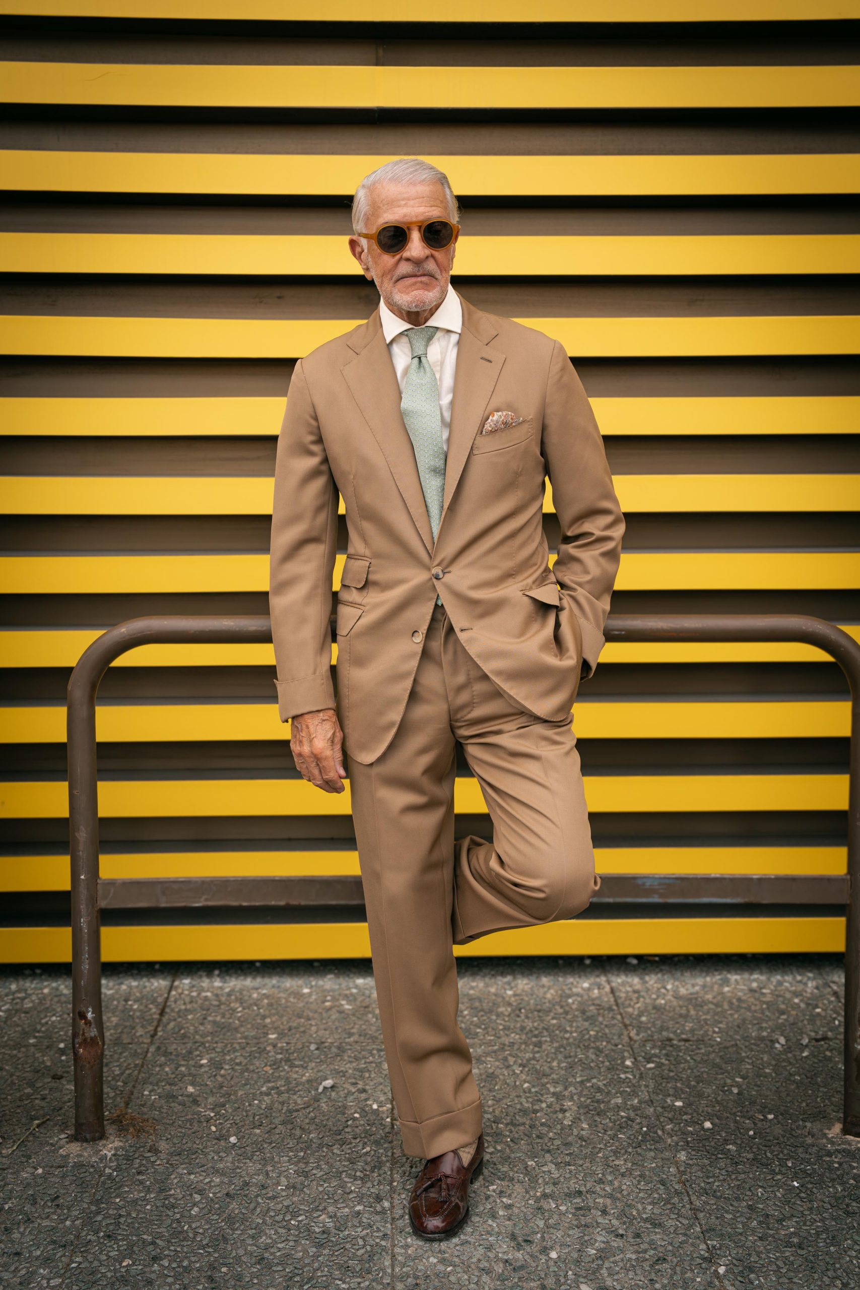 Henrik Hjerl wearing a light brown suit at Pitti Uomo, Mond style report