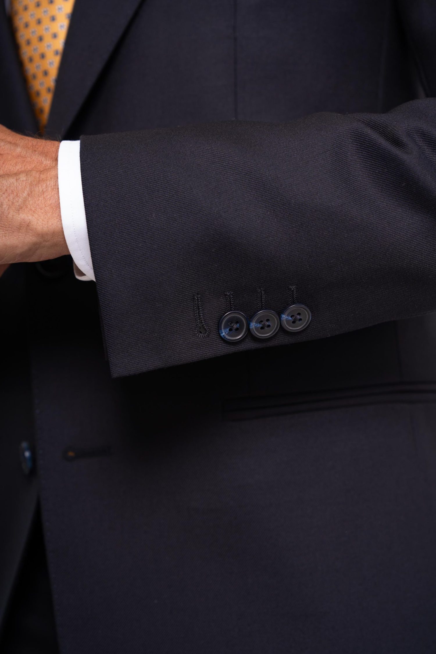 Mond Custom Made Dark Navy Superior Wool Suit Details and Buttons