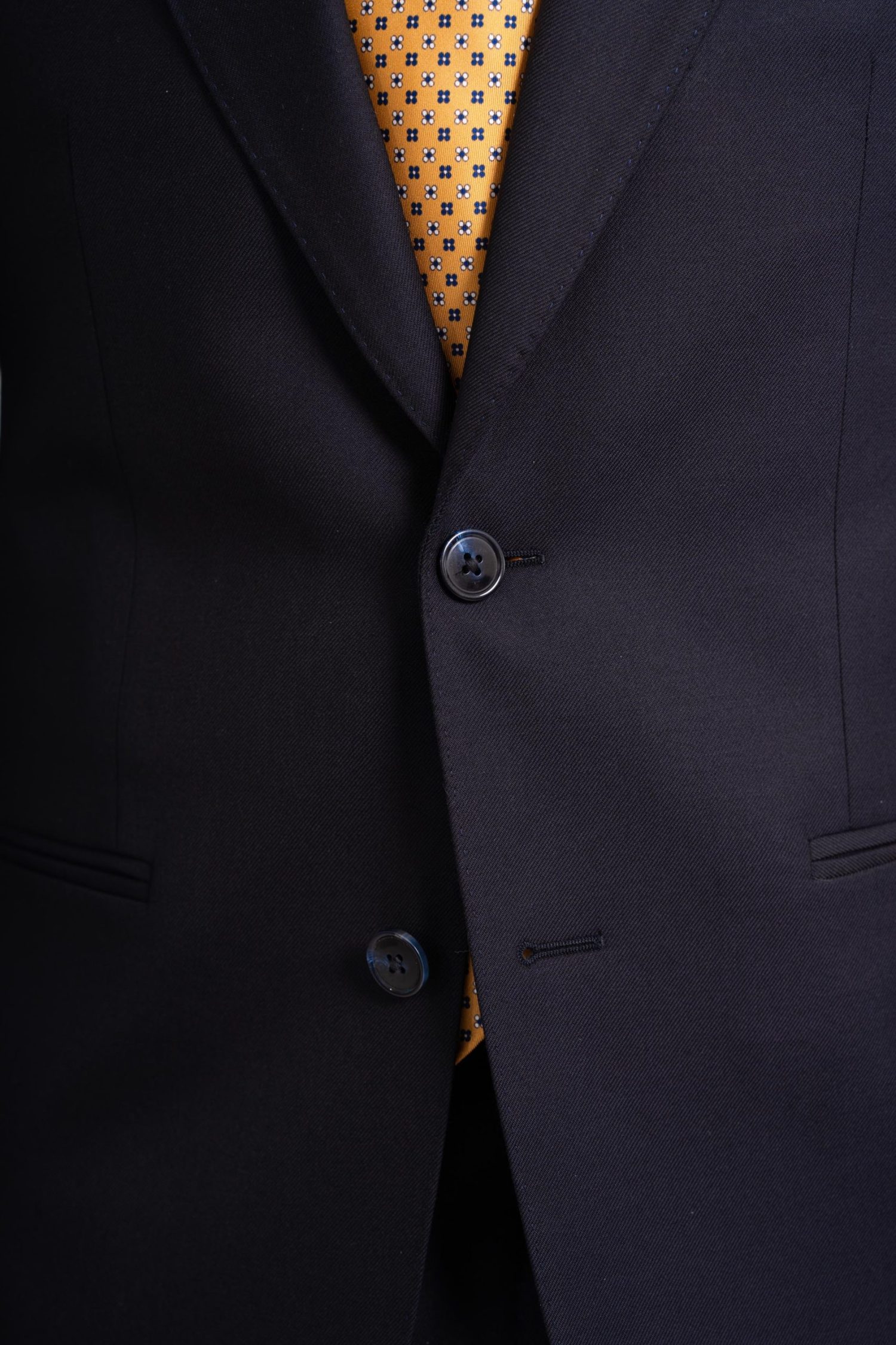 Mond Custom Made Dark Navy Superior Wool Suit Details