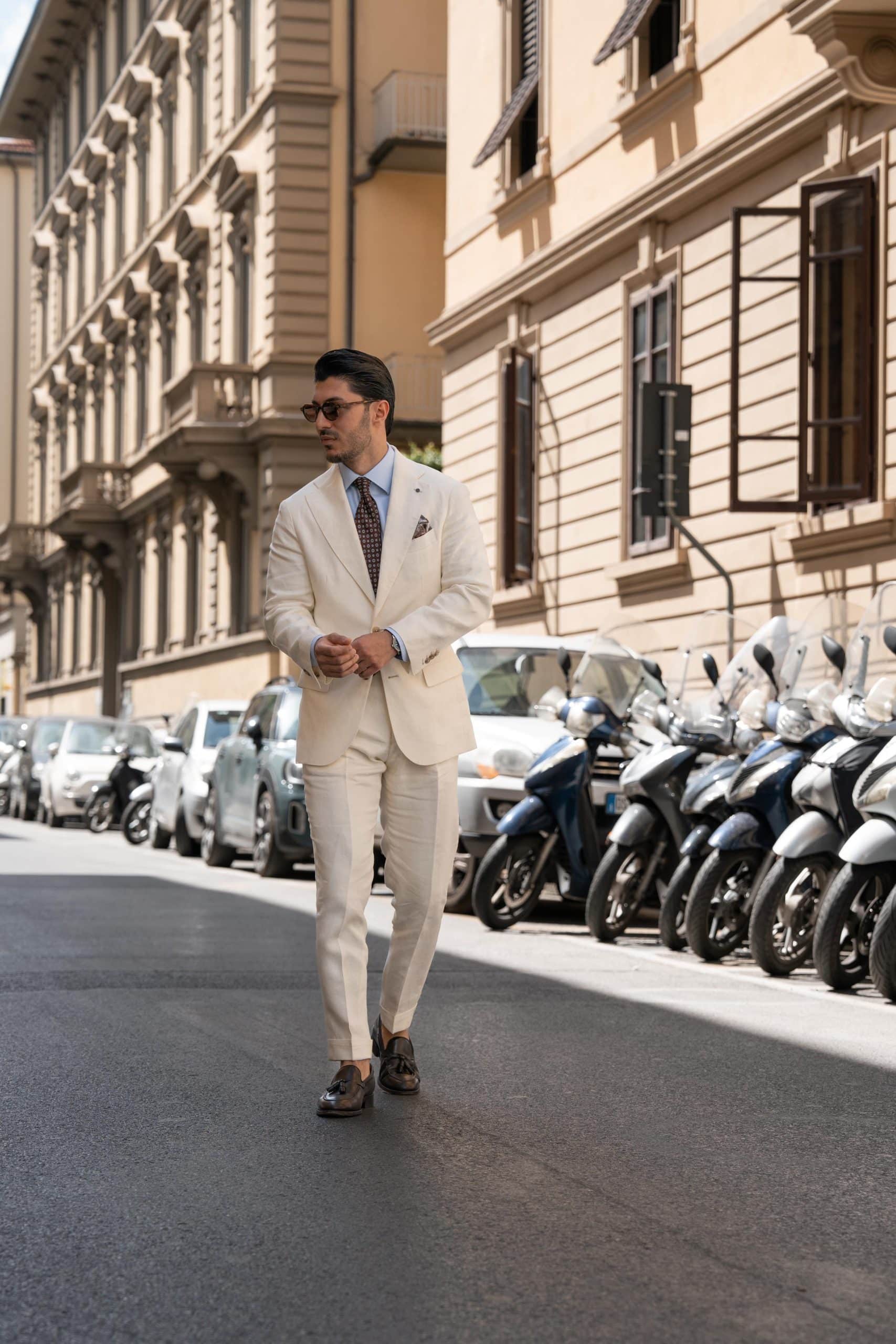Okan, der gentleman at pitti uomo in off-white linen suit, custom made by mond