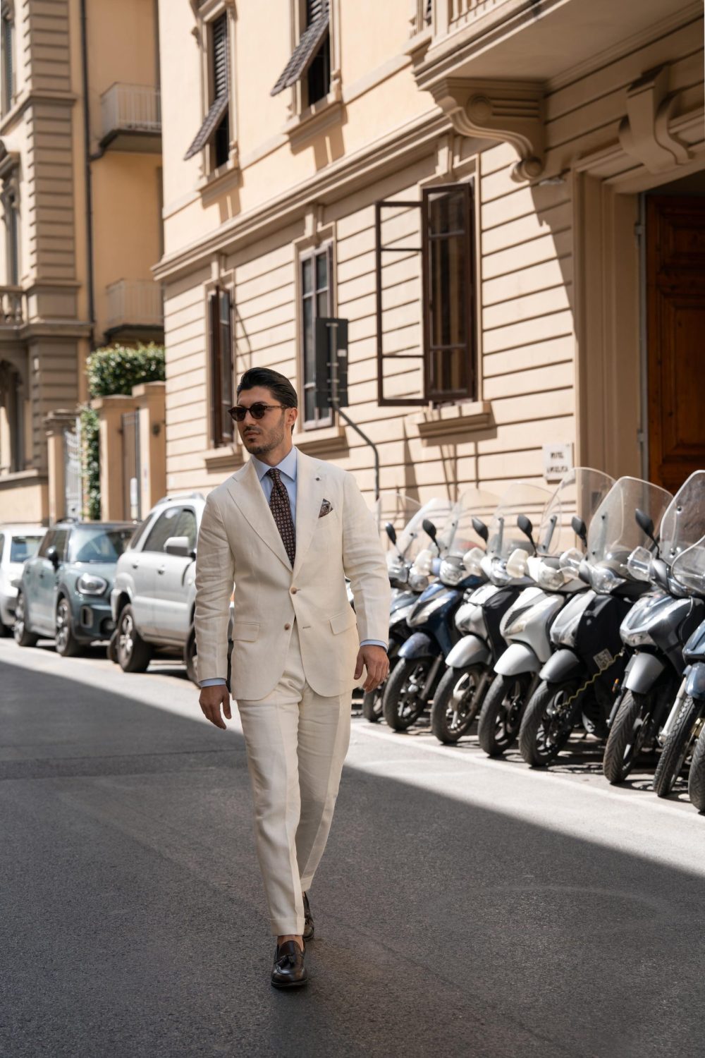 Okan, der gentleman in off-white linen suit, custom made by mond, pitti uomo 106