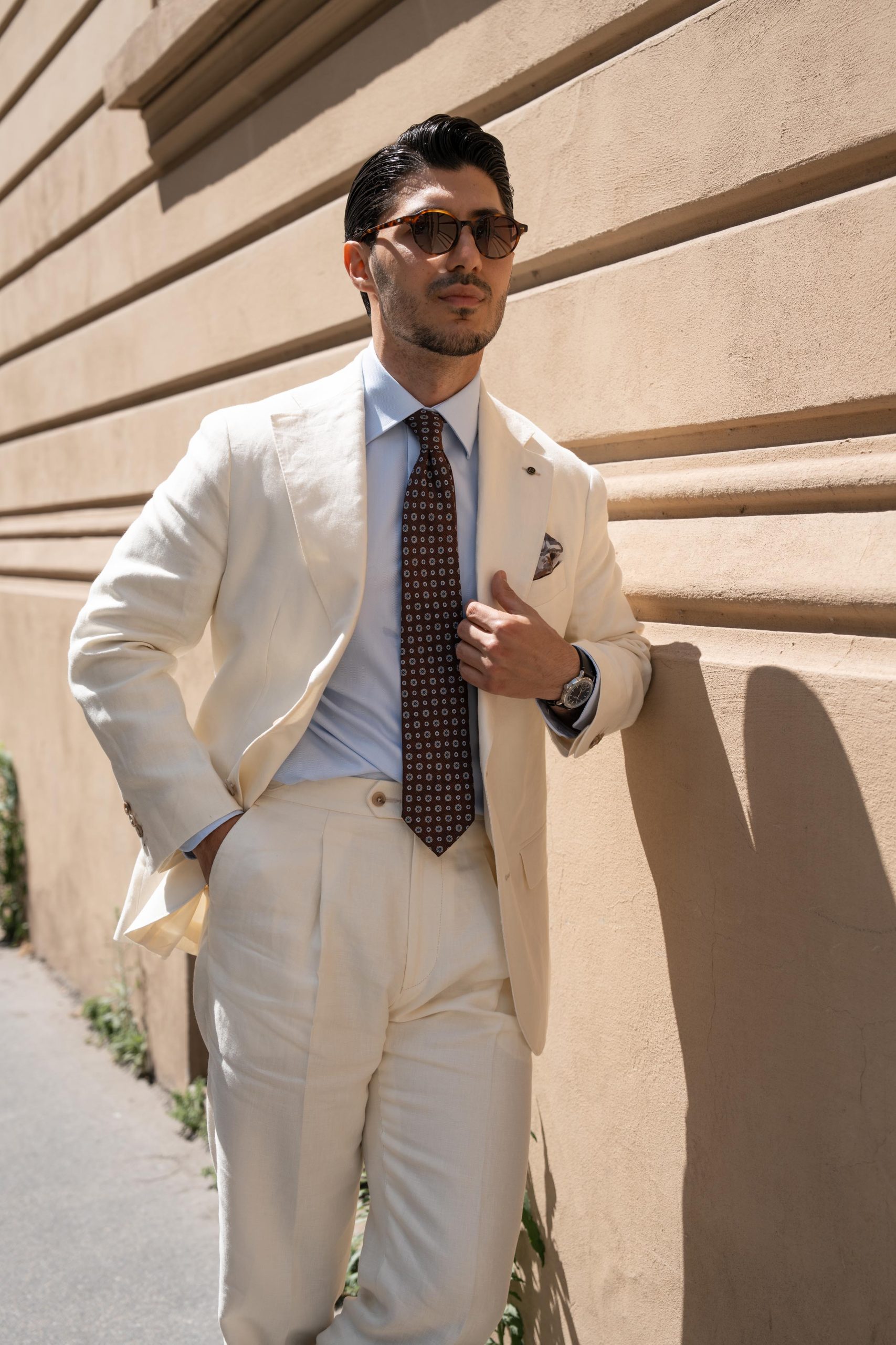 Pitti Uomo off-white suit worn by Okan, made by Mond