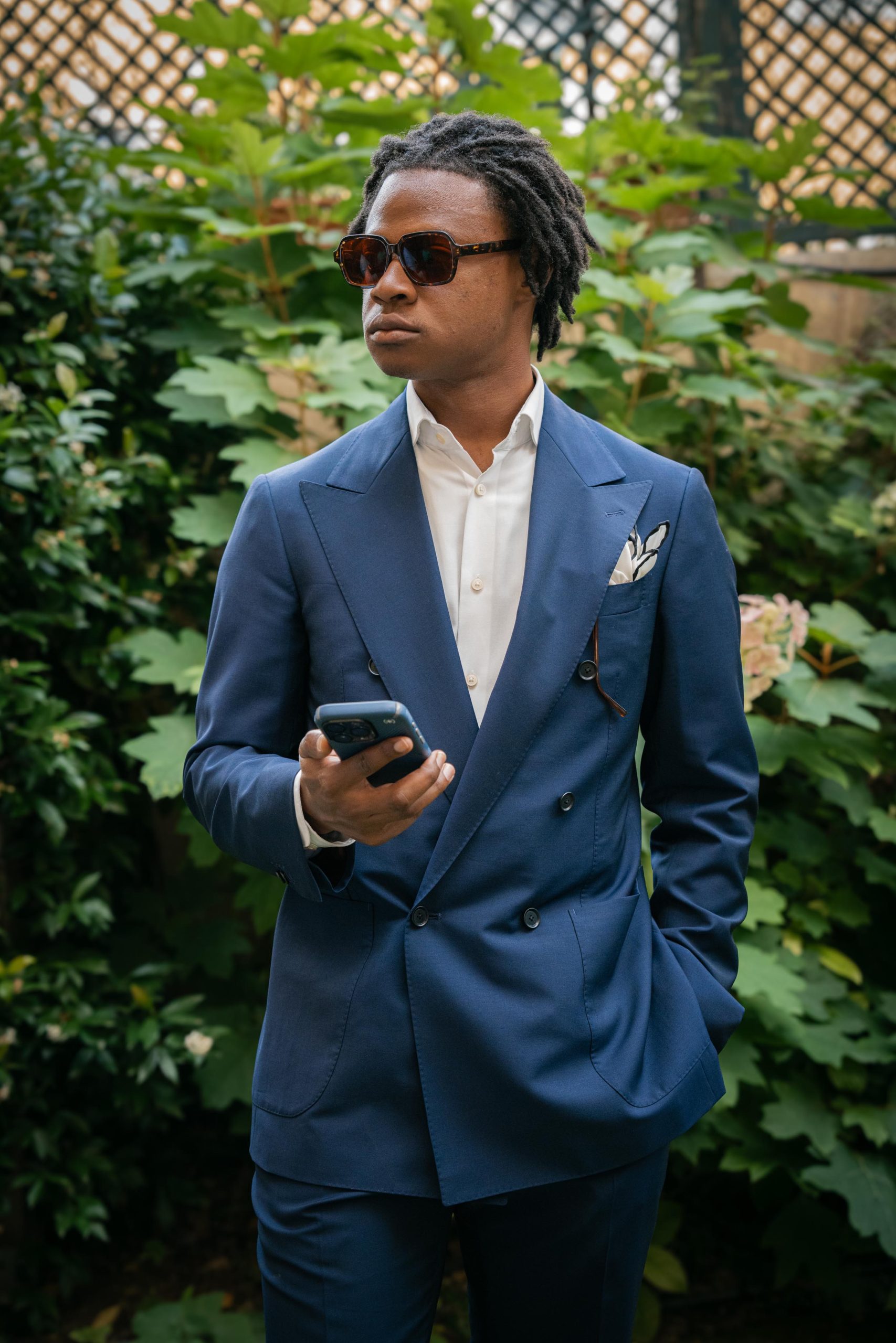 street style in Florence, Pitti Uomo, a gentleman wearing a bright blue suit