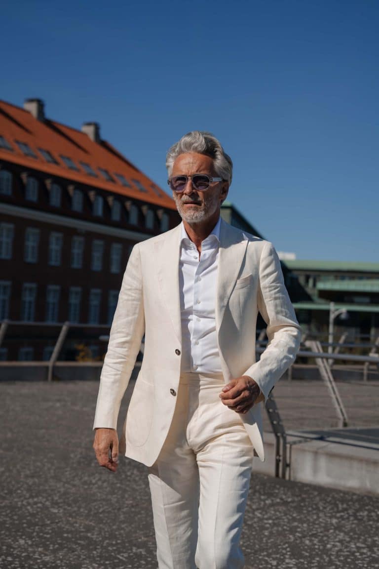 Mond off-white linen suit