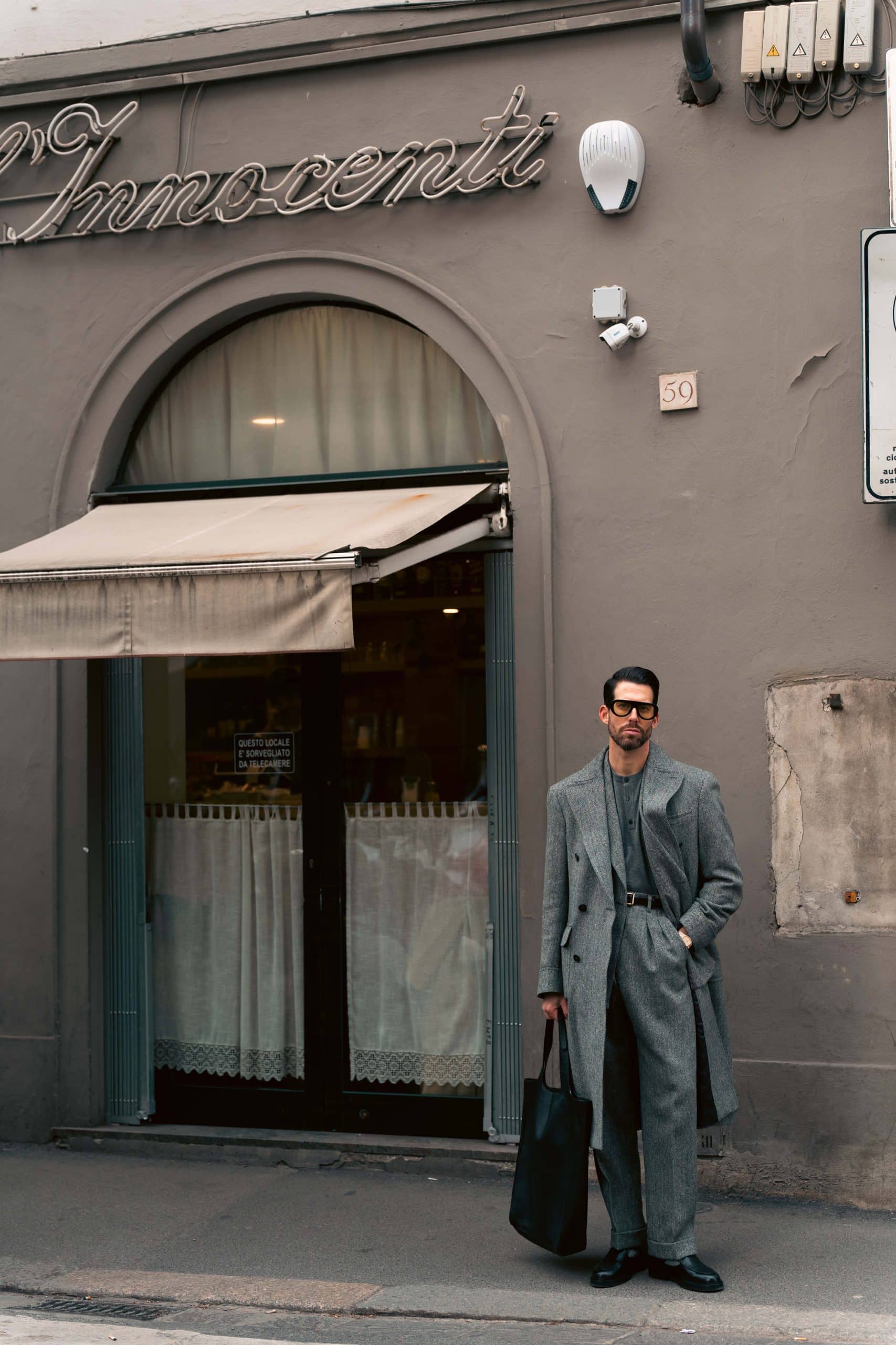 The monochromatic look carlos domord at pitti uomo 107