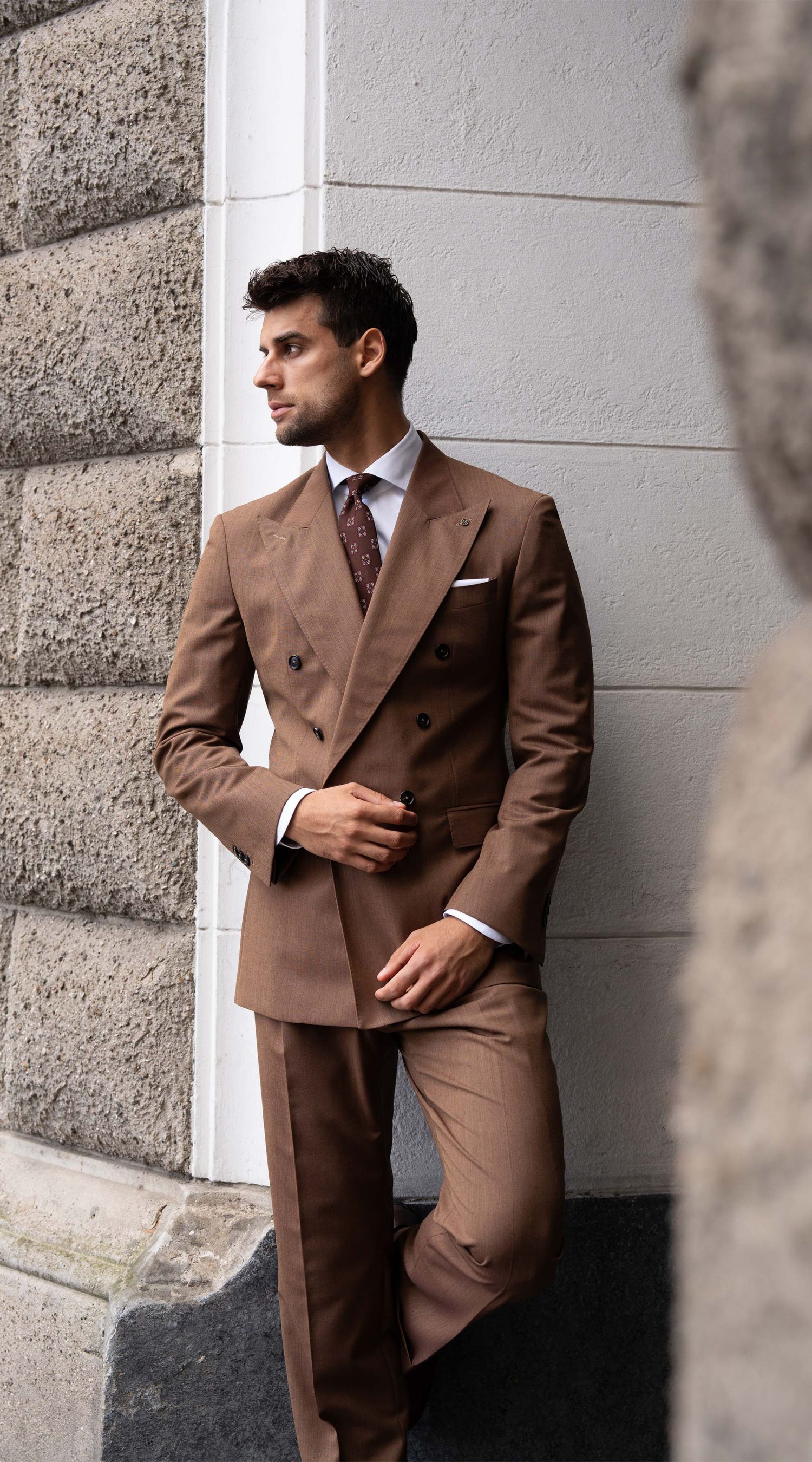 Dark tan twistair suit