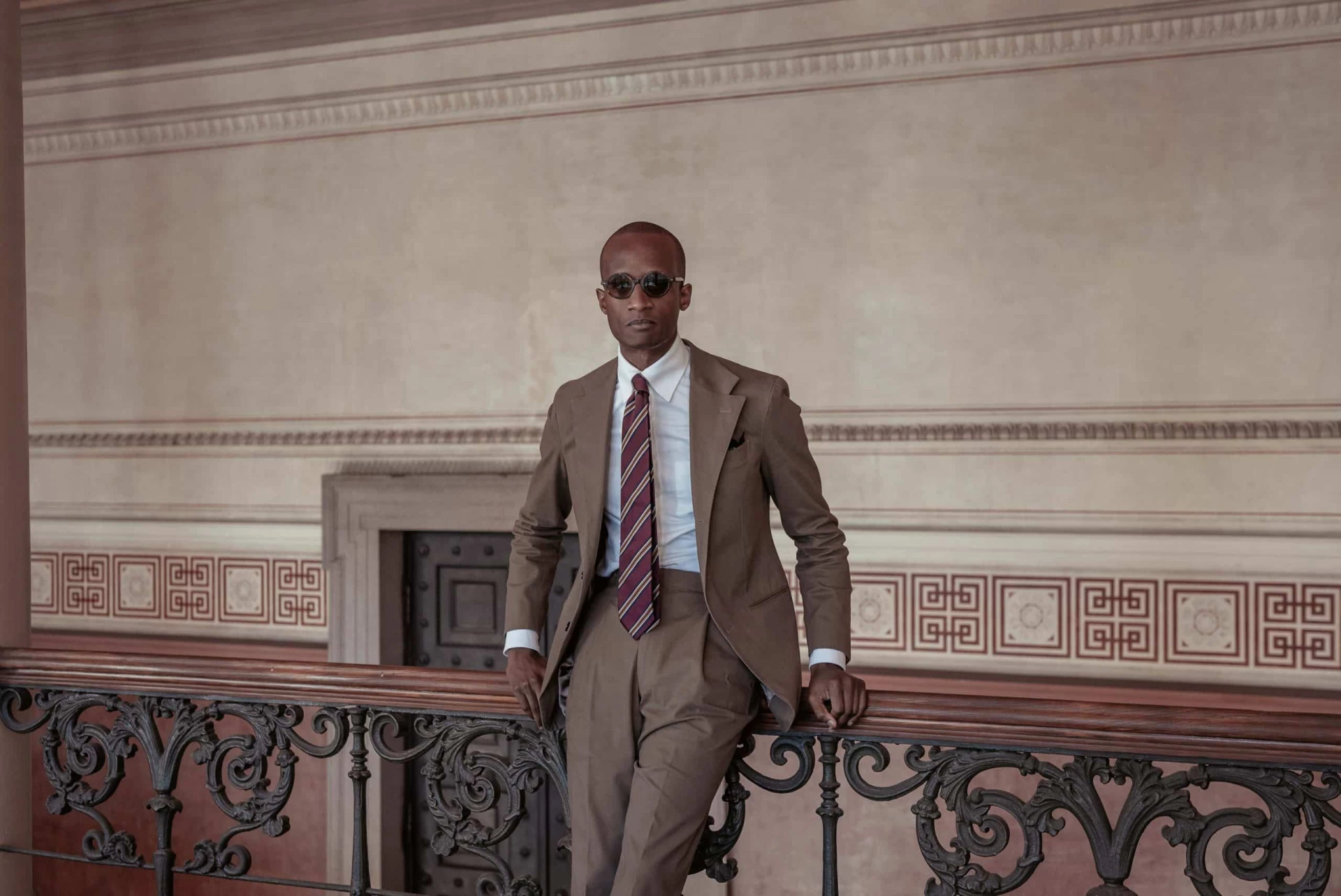 the brown cotton suit styling
