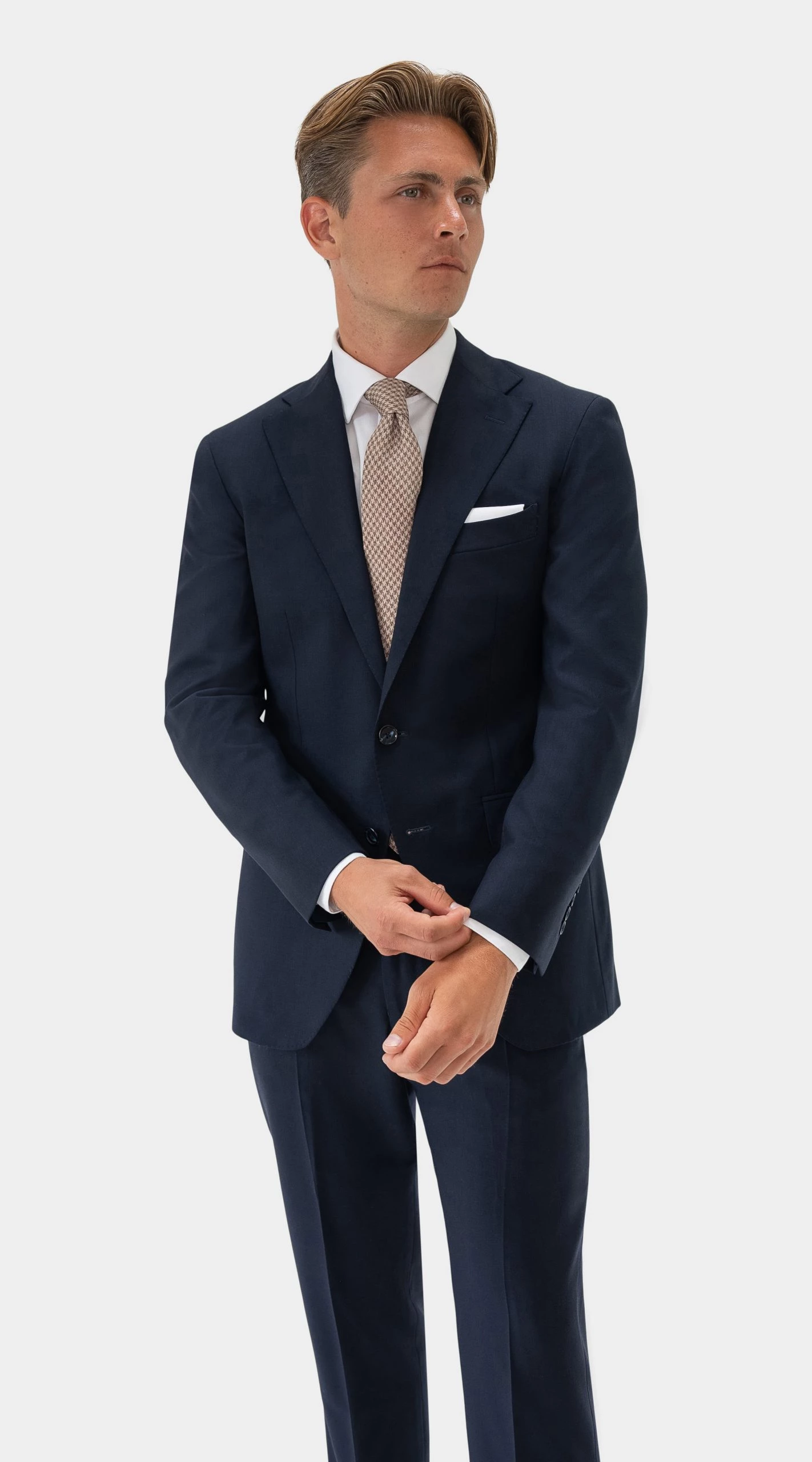 custom tailored navy blue twistair suit by mond of copenhagen