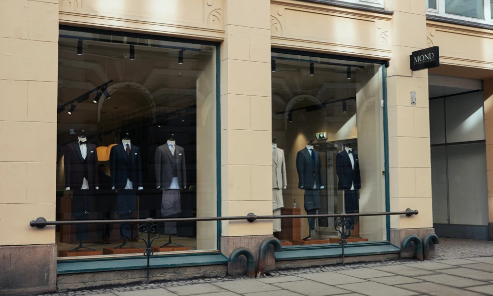 Mond's tailoring store in Oslo, seen from outside